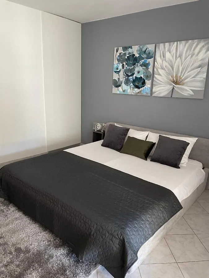 Leone Apartments With Free Parking Pula
