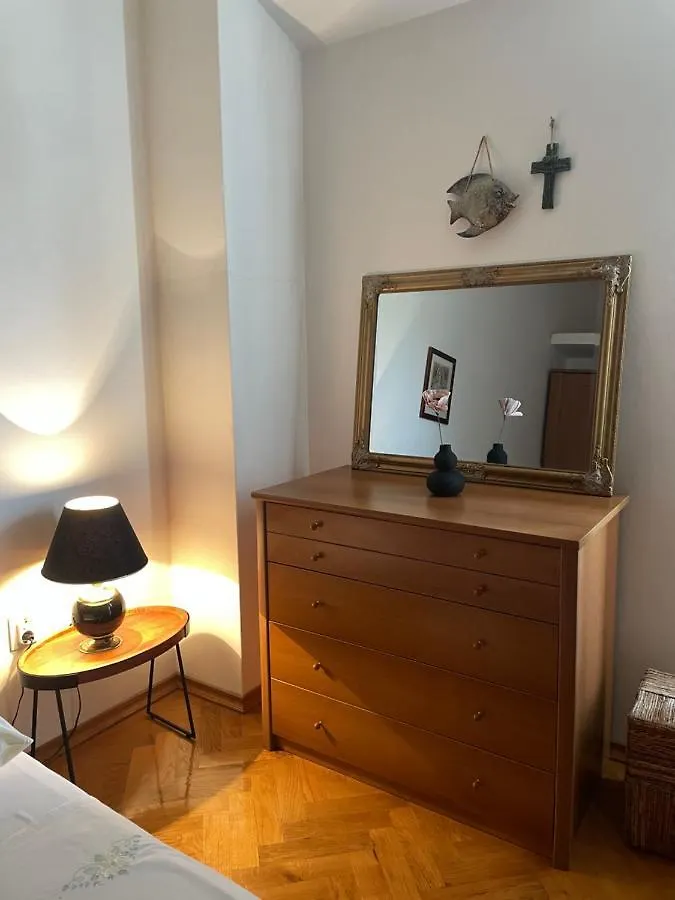 Leone Apartments With Free Parking  Pula